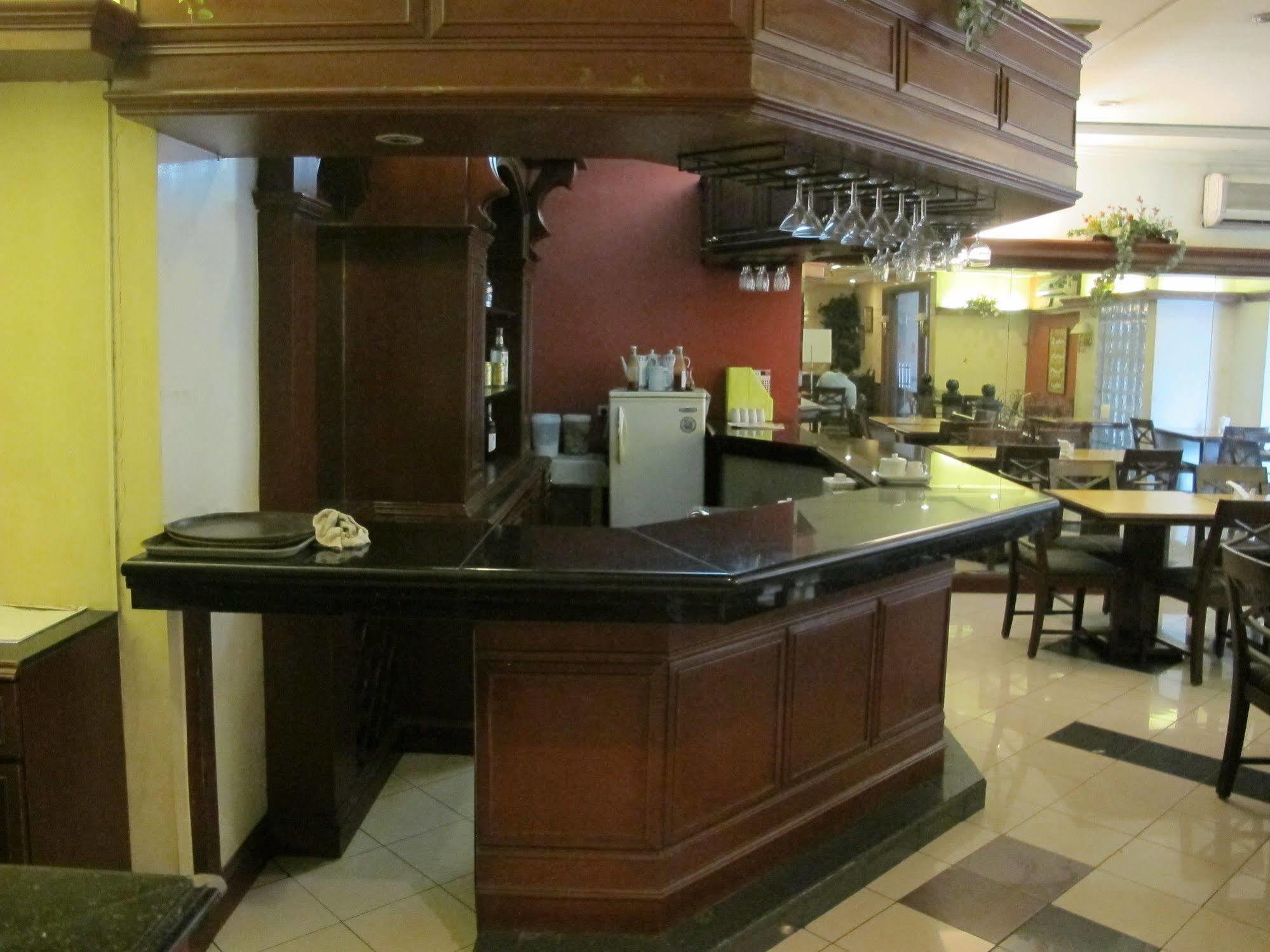 Mabini Mansion Hotel & Residential Suites Manila Exterior foto
