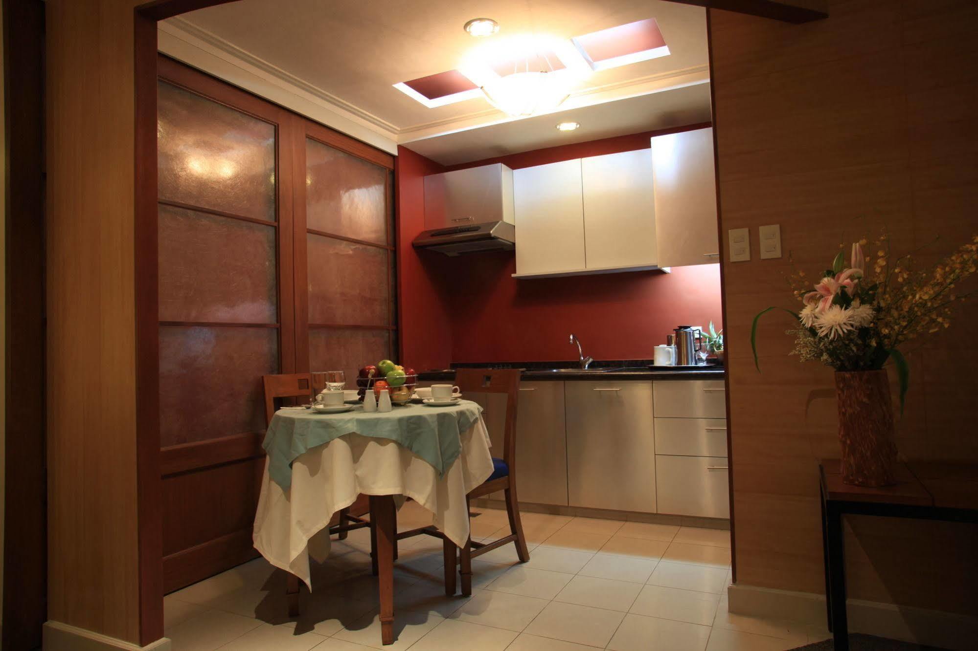 Mabini Mansion Hotel & Residential Suites Manila Exterior foto